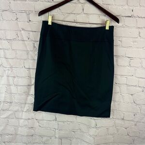 Banana Republic Black Pencil Skirt Knee-Length sz 10 office classic minimalist